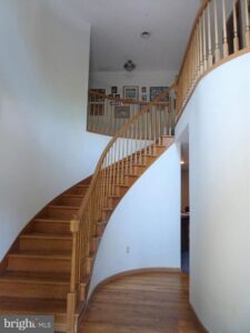 grand curved staircase